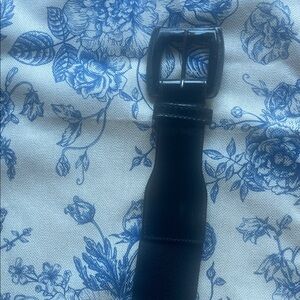 Stylish Black stretchy Belt with patten leather detail size 14